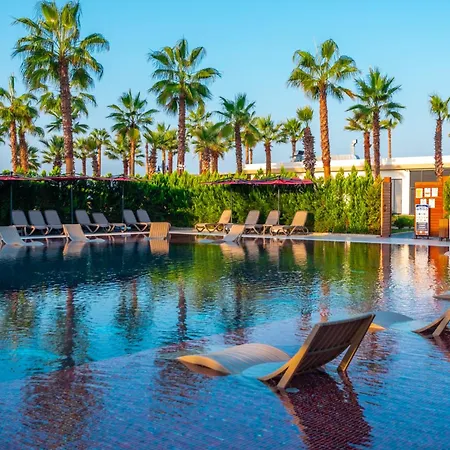Serenity Queen Hotel