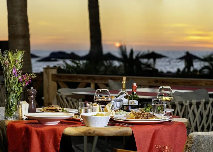 Serenity Queen מלון