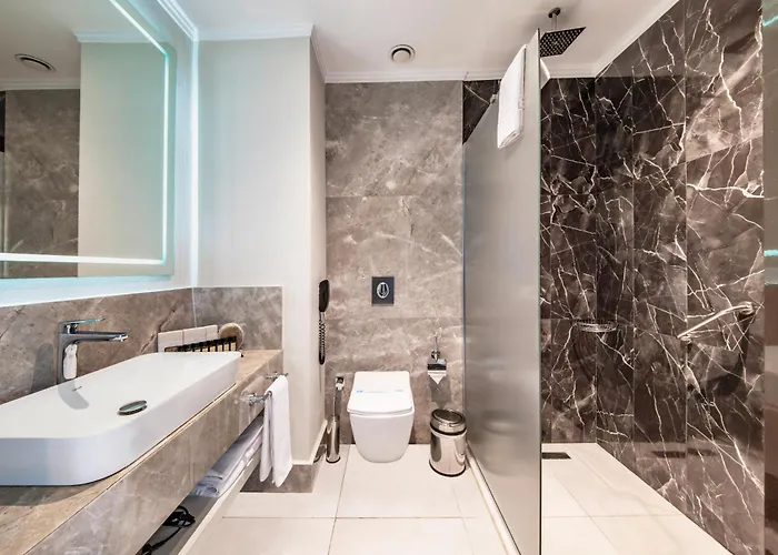 Serenity Queen מלון 5*