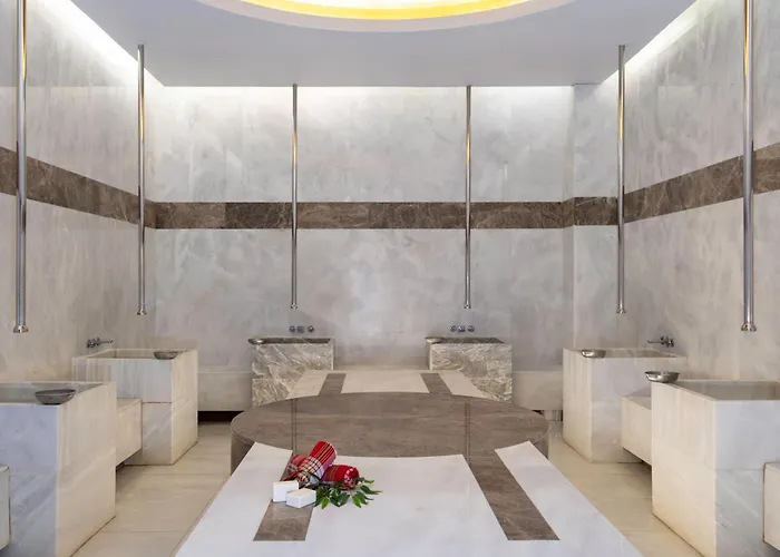 Отель Serenity Queen 5*